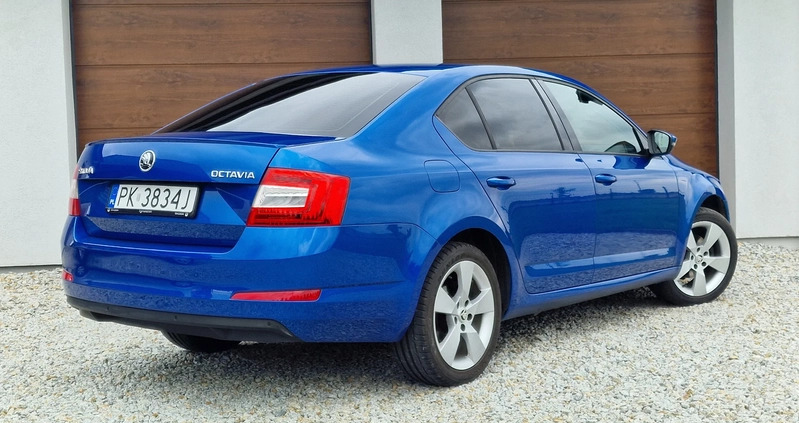 Skoda Octavia cena 36500 przebieg: 199000, rok produkcji 2015 z Moryń małe 667